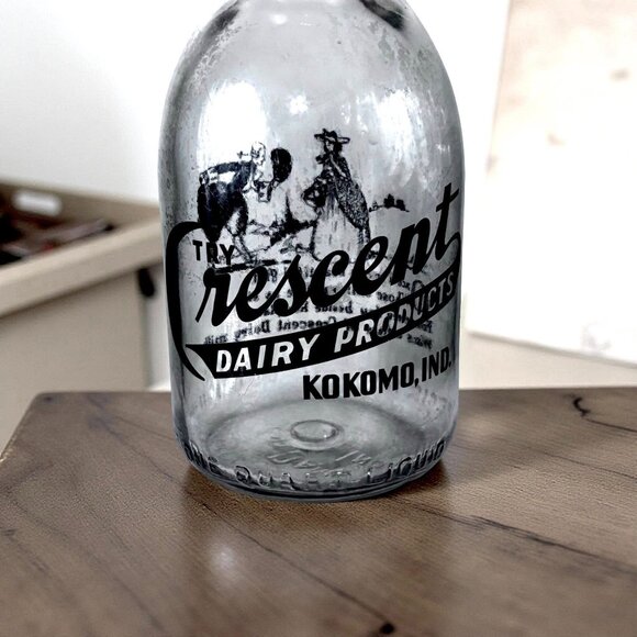 Vintage ACL Crescent Dairy Milk Bottle "It Whips" 1 Quart Glass Clear Black Prin - Picture 7 of 9